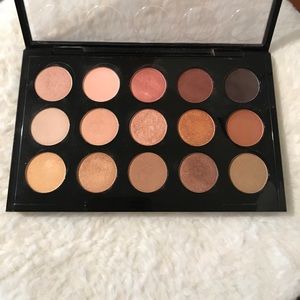 MAC eye shadow palette